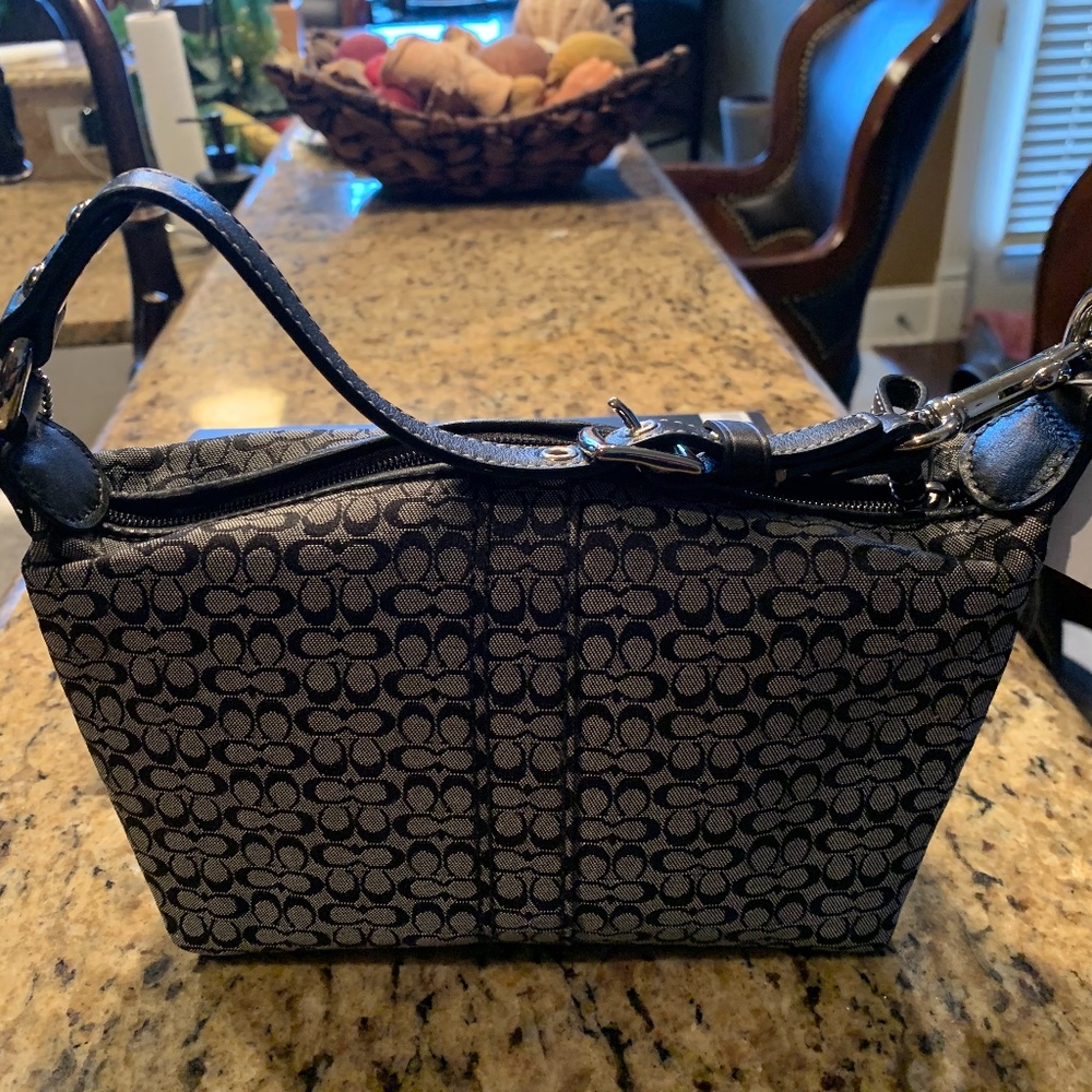 COACH SOHO MINI-SIGNITURE POUCH(NWT) BLACK